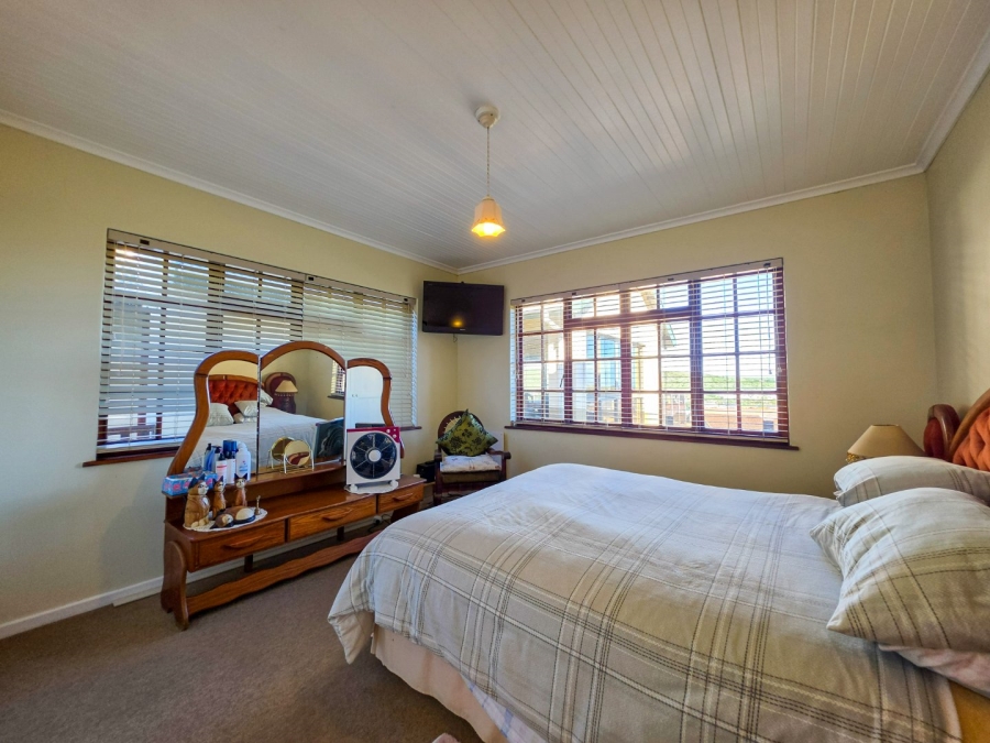4 Bedroom Property for Sale in Stilbaai Wes Western Cape